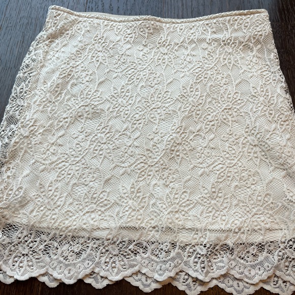 Lace Off-white fitted mini skirt Small Zara - Picture 8 of 16